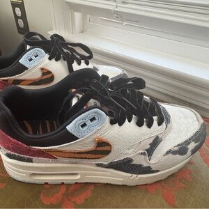 Nike Air Max 1 Tiger Stripe Sneakers